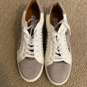 NWOT Steve Madden White/Gray/Snakeskin Sneakers